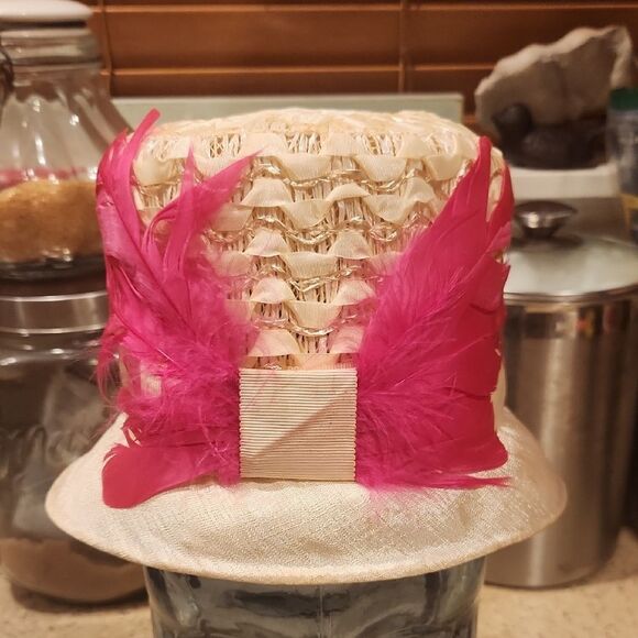 Vintage Elegant Cream Hat with Pink Feather Accents main image 5